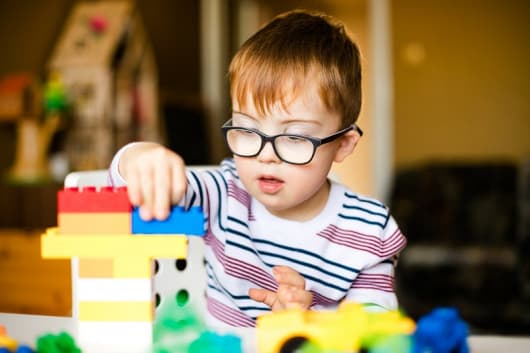انواع روش های درمان اوتیسم کودکان کدام اند؟ بهترین روش درمان اوتیسم چیست؟