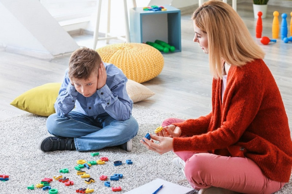 انواع اوتیسم کودکان در طیف های مختلف چیست؟